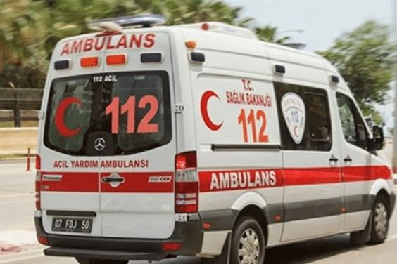 İzmir'de bıçaklı kavga: 2 yaralı! haberinin görseli