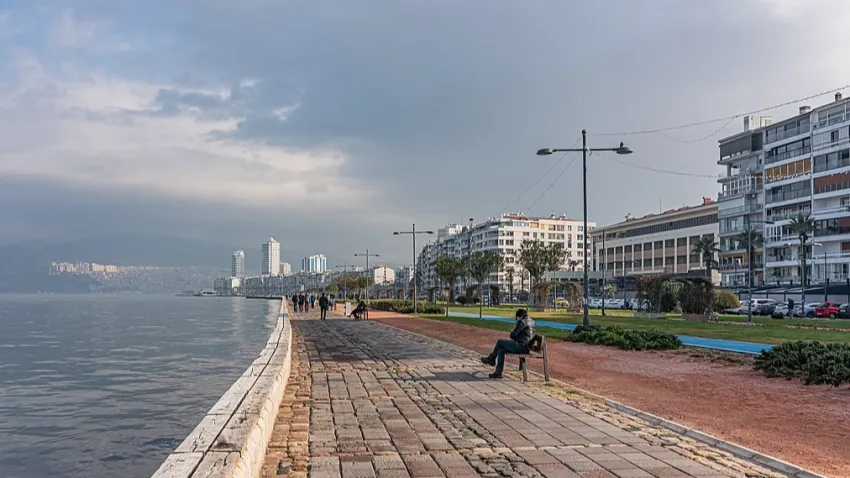 İzmir’de bugün hava nasıl olacak? 3 Ocak İzmir günlük hava durumu haberinin görseli