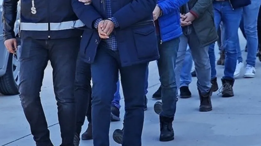 İzmir ve Manisa'da FETÖ operasyonunda 10 şüpheli yakalandı