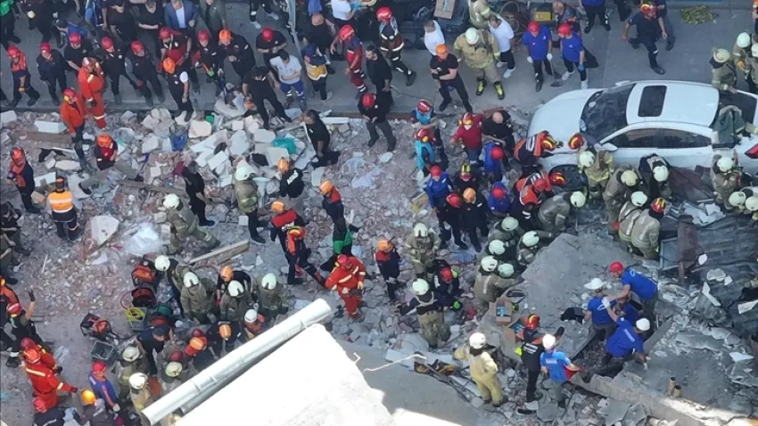 Küçükçekmece'deki enkaz felaketinde iyileşme haberi: 2 yaralı daha taburcu edildi haberinin görseli