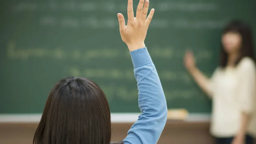 Özel sektör öğretmenleri hak arayışında: Taban maaş hemen! haberinin görseli