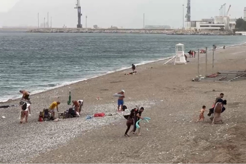 Antalya’da 38 dereceli gök gürültülü sağanak yağış