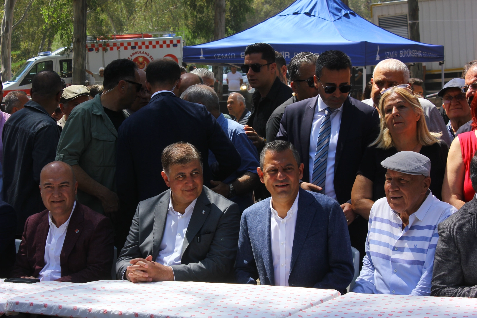 Özgür Özel Keşkek Festivali'nde hemşehrileri ile buluştu haberinin görseli