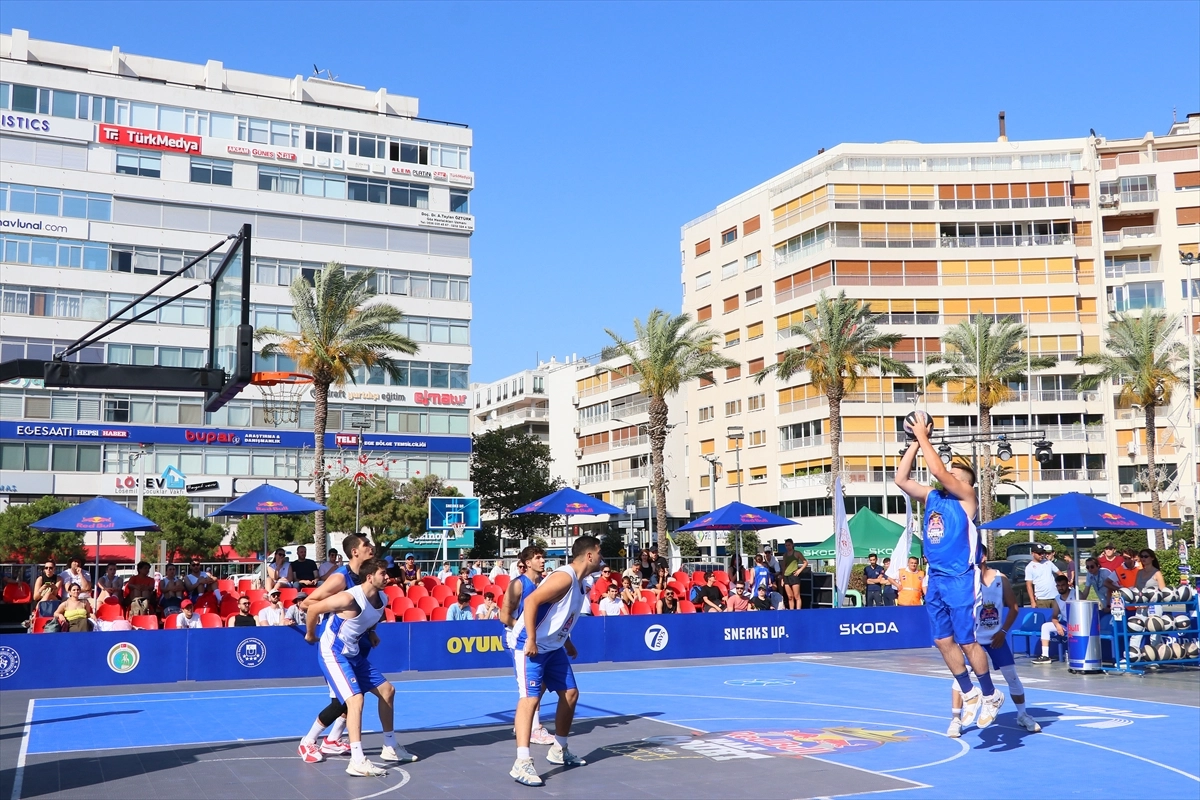 Red Bull Half Court Türkiye finali İzmir'de gerçekleşti