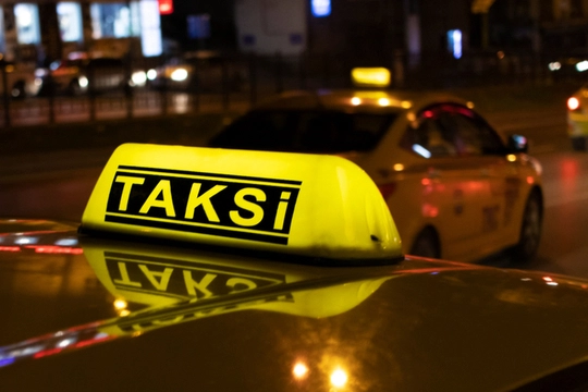 İzmir'de taksiye zam! İndi bindi kaç TL oldu? haberinin görseli
