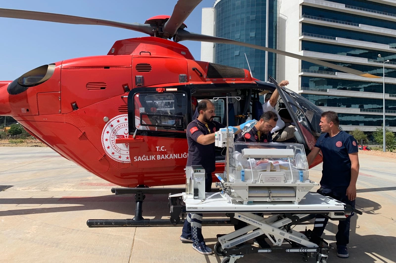 Mavi Bebek hastalığı teşhisi konan bebeğe acil sevk Ambulans helikopter ile Ankara'ya sevk edildi