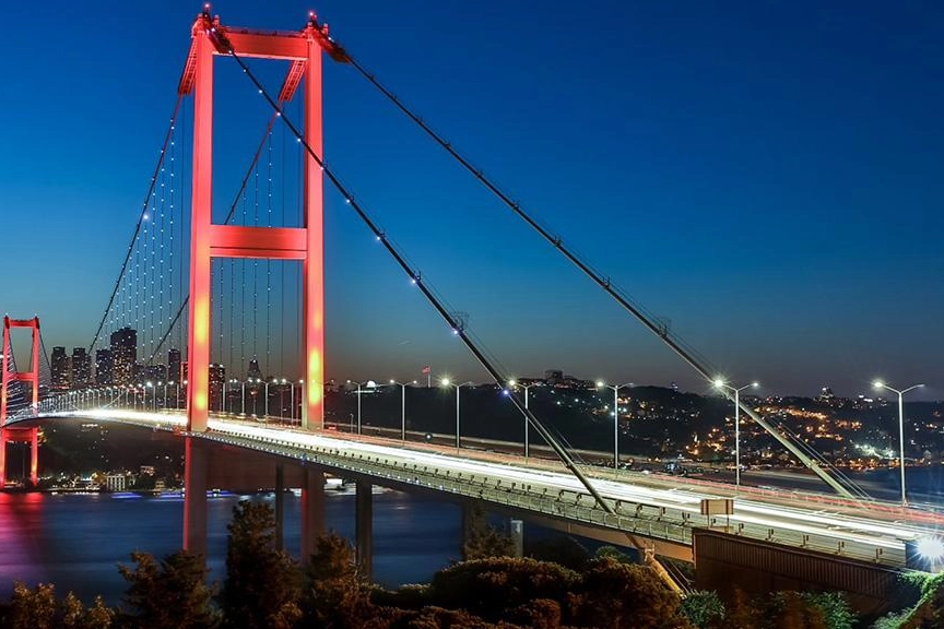 15 Temmuz Şehitler Köprüsü trafiğe kapatıldı! haberinin görseli