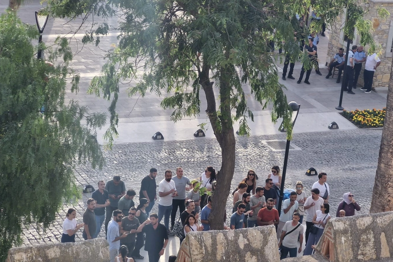 İzmir Büyükşehir Belediyesi'nin 'memur eylemleri' Çeşme'de devam etti! haberinin görseli