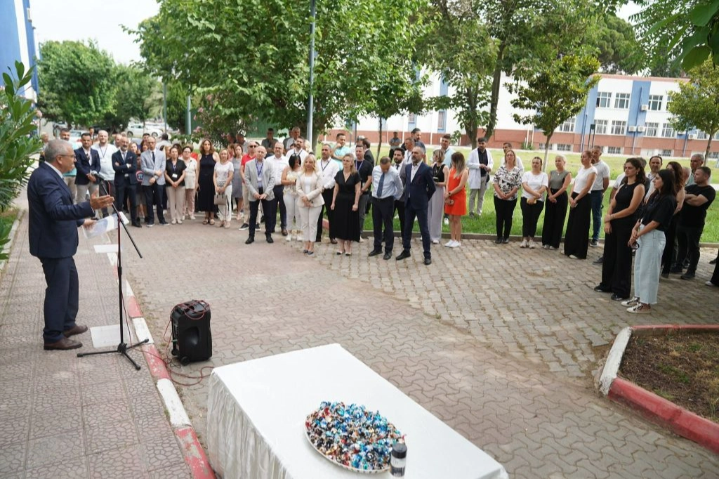 Ege Üniversitesi ailesi bayramlaştı haberinin görseli