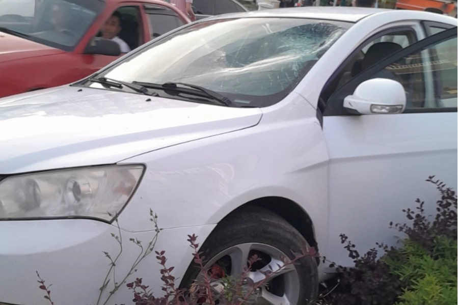 Ehliyetsiz sürücünün çarptığı yaya yaralandı haberinin görseli