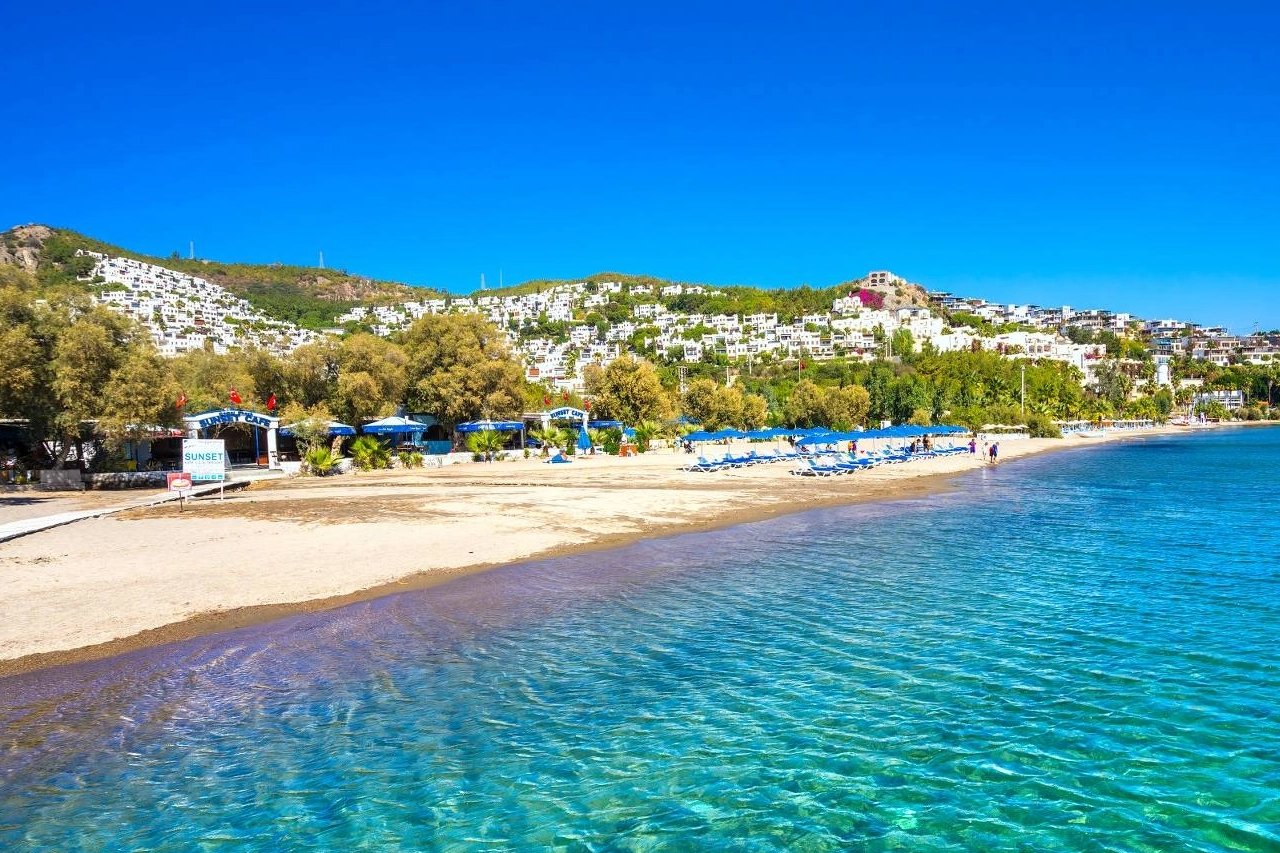 Bodrum'a akın akın  yerli turist gelmeye başladı!