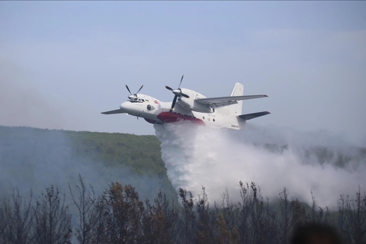 Çanakkale'de orman yangını: 6 uçak ve 3 helikopterle müdahale