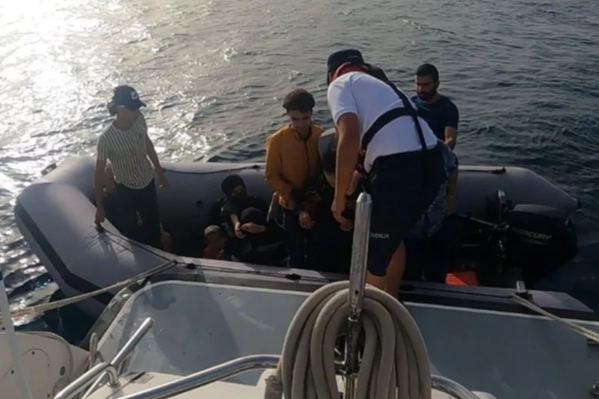 Karaburun ve Urla açıklarında 55 düzensiz göçmen kurtarıldı haberinin görseli