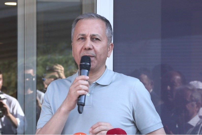 Bakan Yerlikaya :Dünyanın en huzurlu, en güvenli şehirleri Allah'ın izniyle bizim şehirlerimiz olacak haberinin görseli