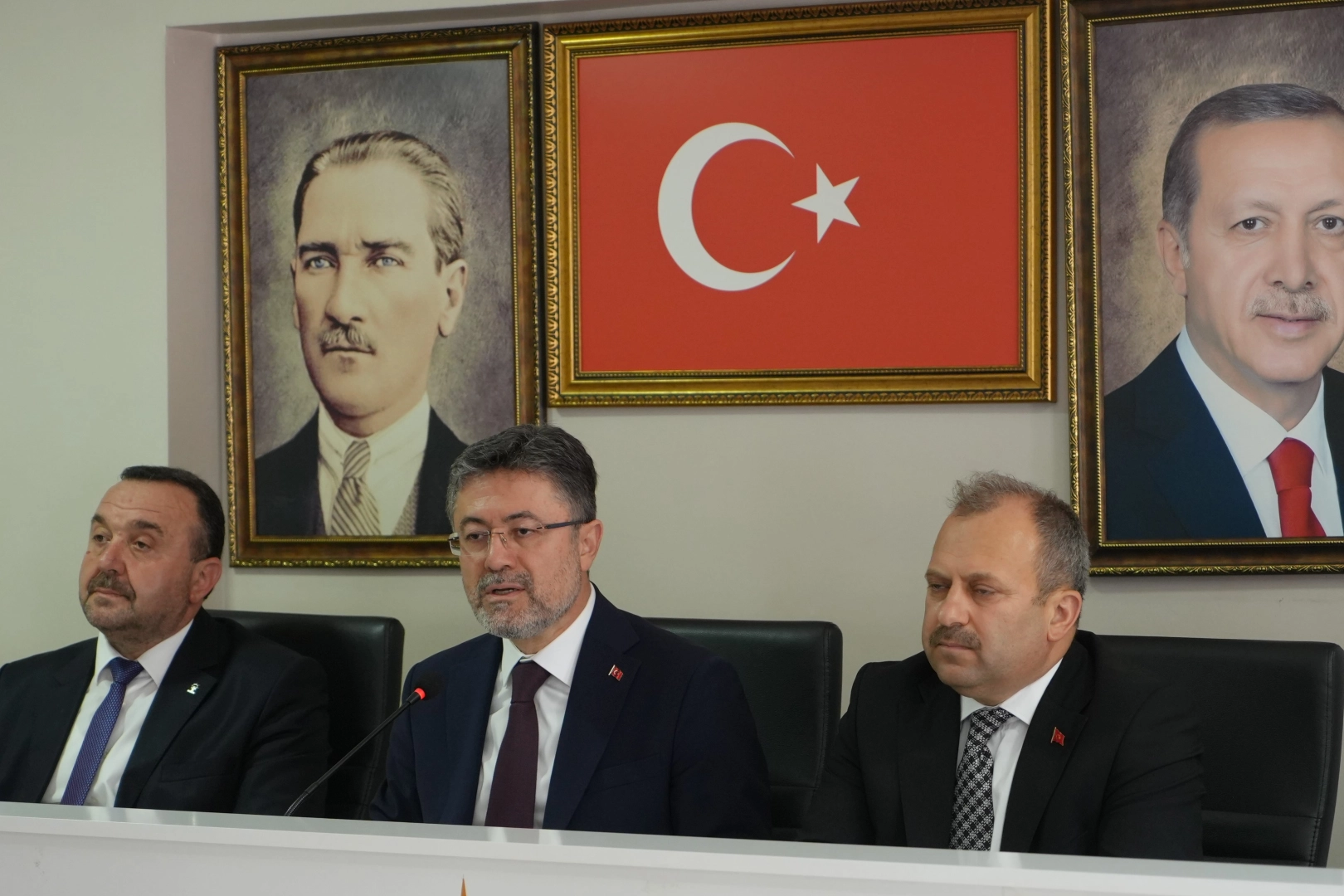 Bakan Yumaklı: Mesele, sadece bir ülkenin mazlum ve mağdur insanlara uyguladığı soykırım değildir, Anadolu’nun savunmasıdır haberinin görseli