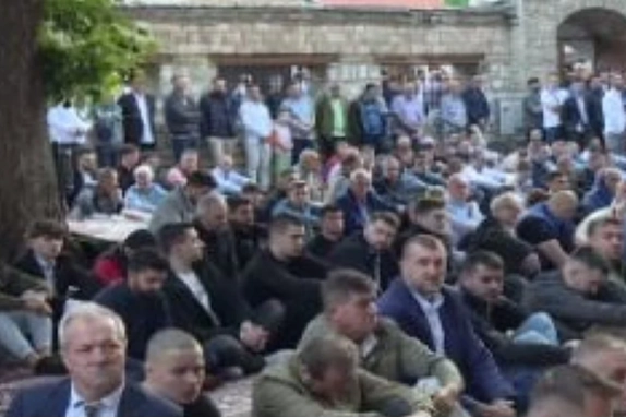 Bosna Hersek’te bayram namazı haberinin görseli