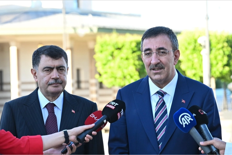 Cumhurbaşkanı Yardımcısı Yılmaz, tüm Müslümanların bayramını tebrik etti haberinin görseli