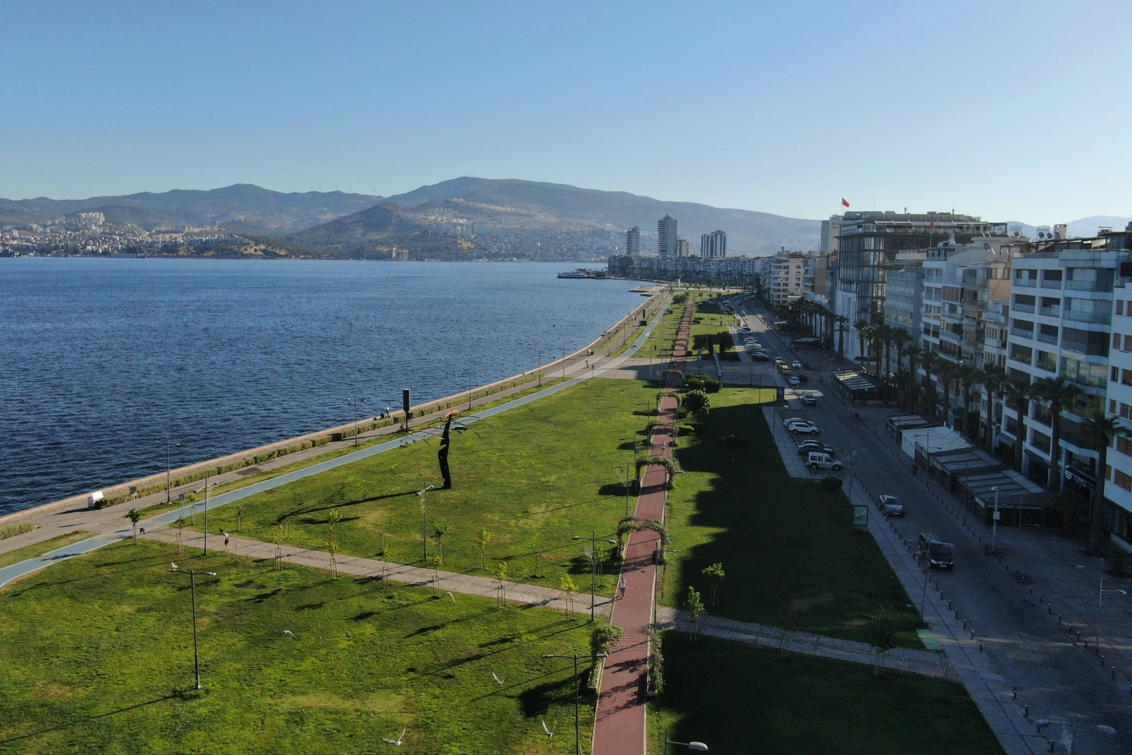 Hayalet şehir İzmir: Kentin merkezi boş kaldı haberinin görseli