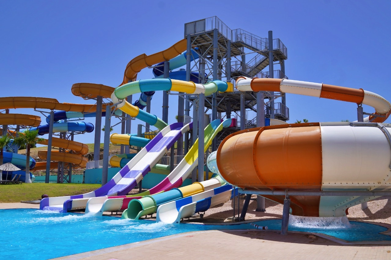 İzmirlilere müjde: Oasis Aquapark sezonu açıyor haberinin görseli