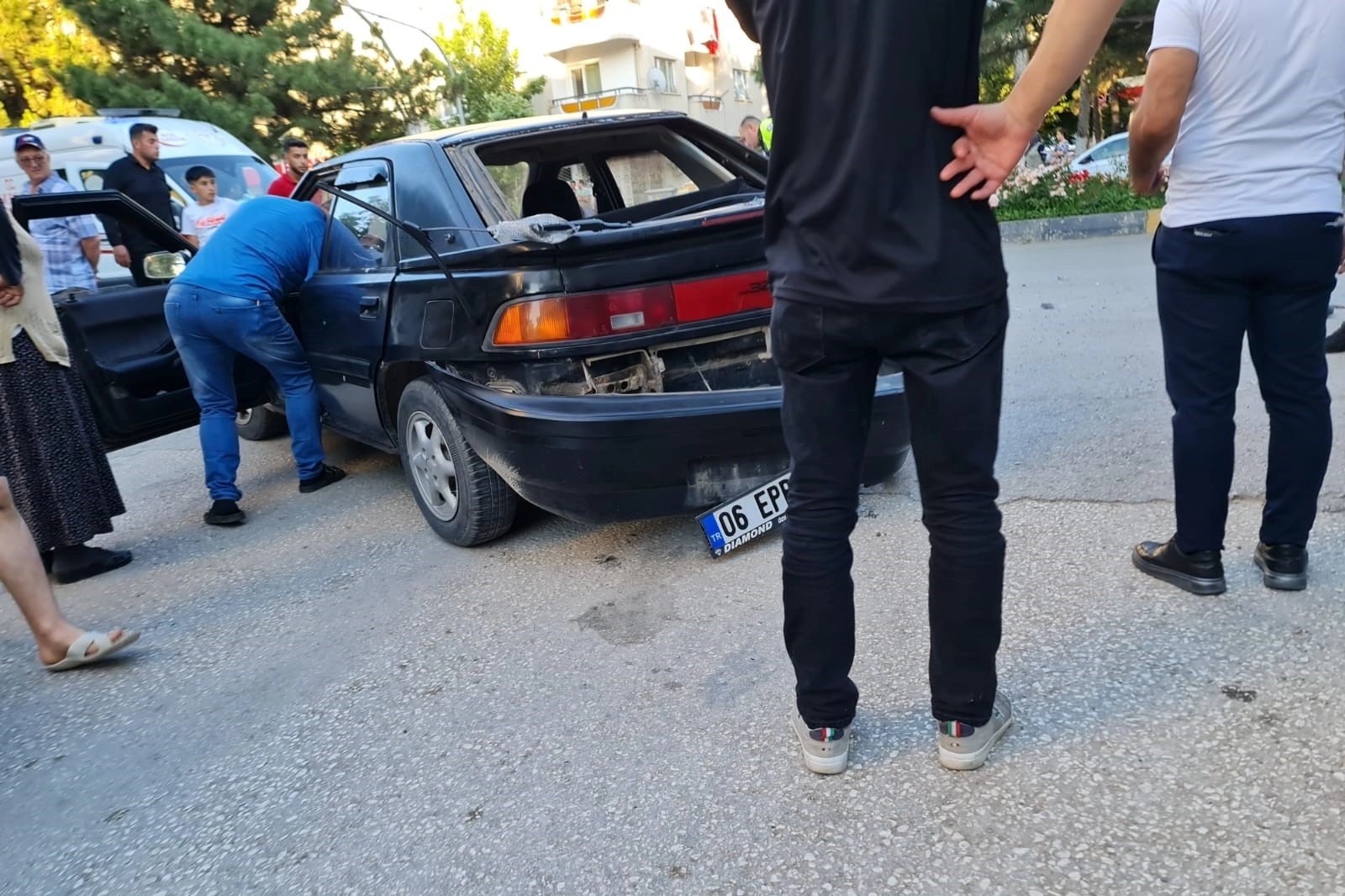 Afyonkarahisar’da kaza: 2 genç ağır yaralandı haberinin görseli