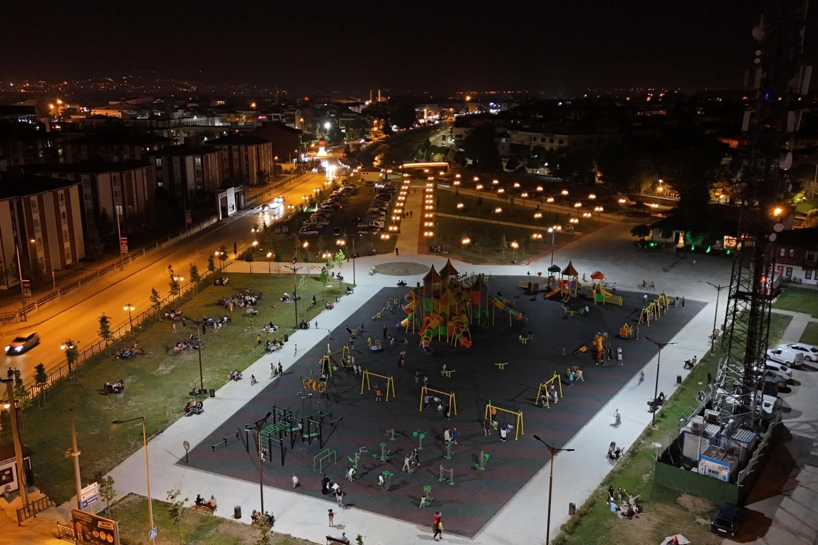 Yaz akşamlarının vazgeçilmez parkı haberinin görseli