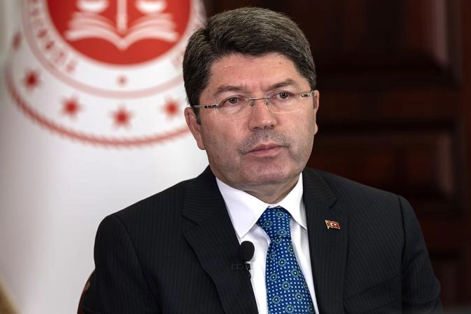 Bakanı Tunç: Adaletin tecellisi için şüphelilerin ABD’den iadeleri için girişimlerimizi sürdürmeye devam edeceğiz haberinin görseli