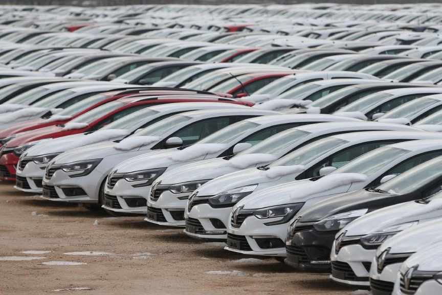 İkinci el otomobilde yaprak kımıldamıyor haberinin görseli