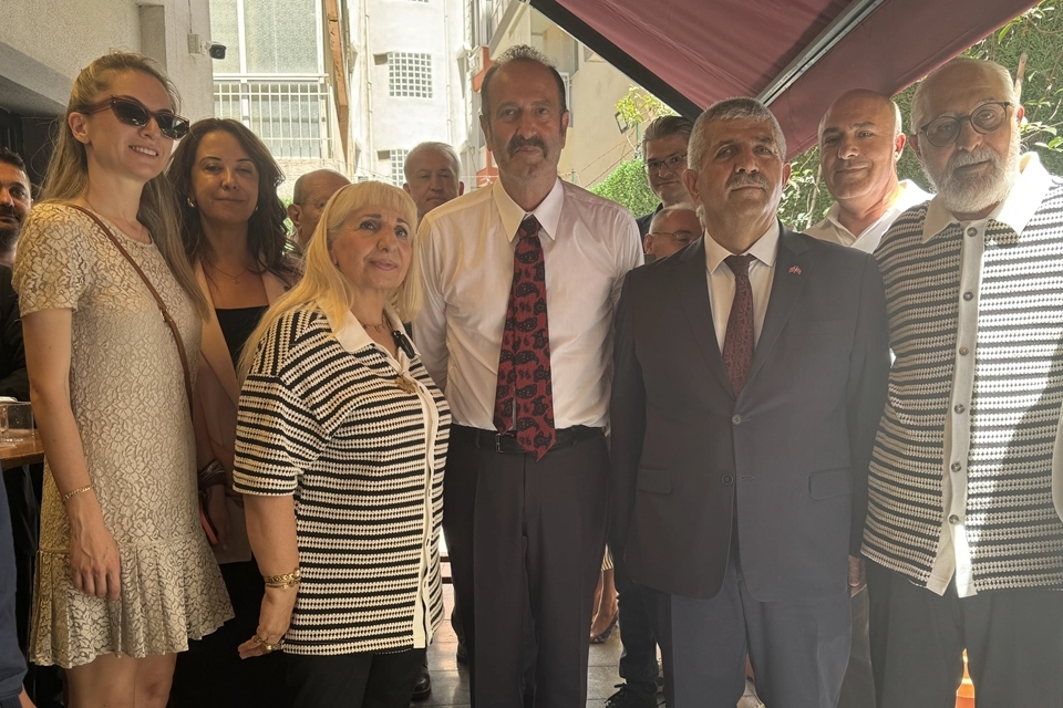 MHP İzmir teşkilatı bayramlaştı haberinin görseli