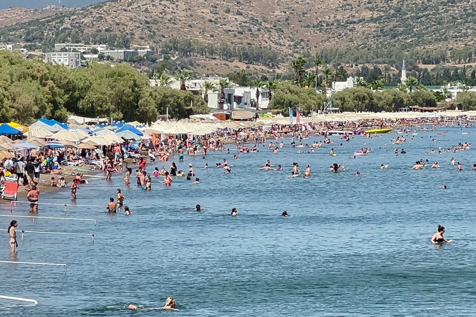 Sahillere akın ettiler haberinin görseli