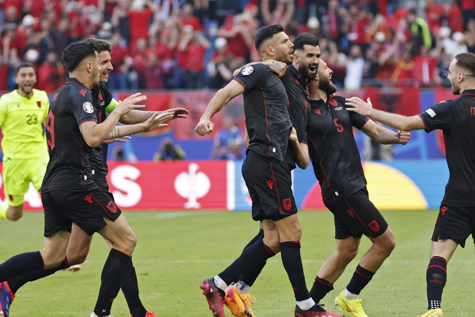 2024 Avrupa Futbol Şampiyonası'nda Arnavutluk, 1 puanı uzatma dakikalarında aldı haberinin görseli
