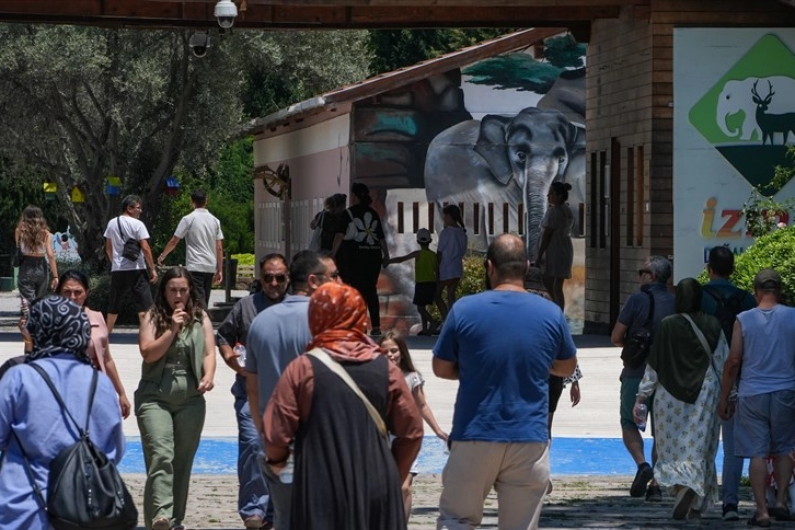 İzmir Doğal Yaşam Parkı bayramda çocuklu aileleri ağırladı haberinin görseli