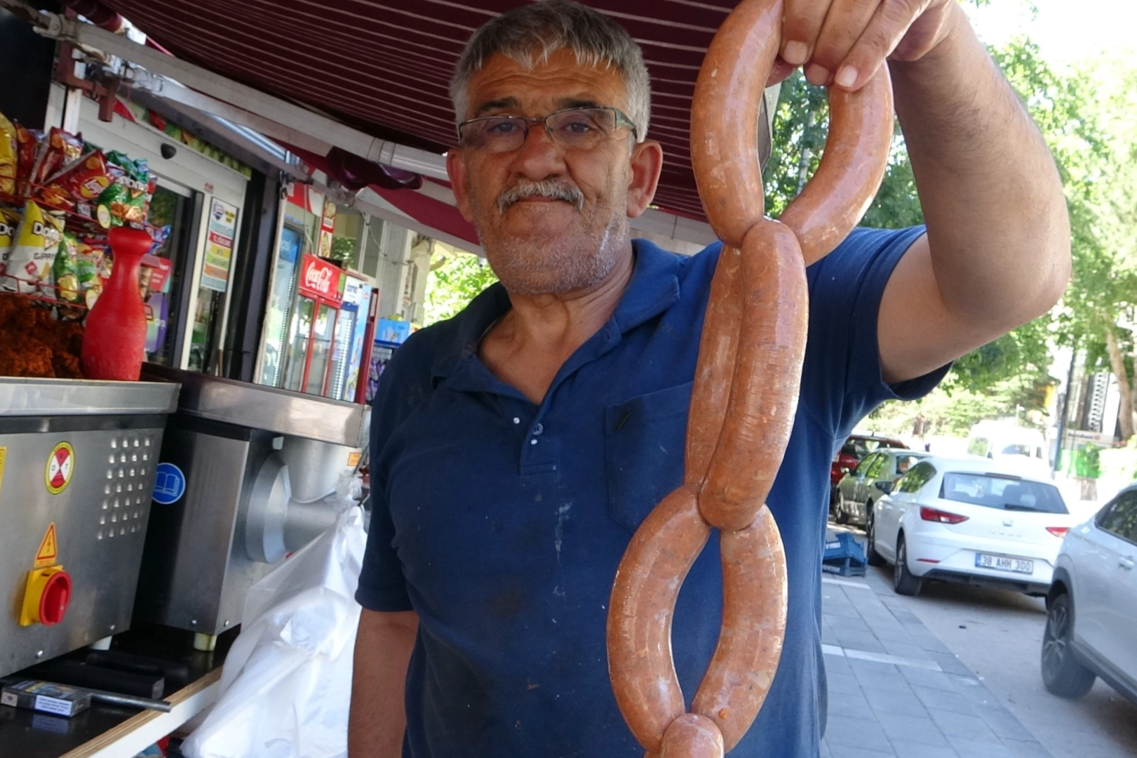 Kurban etleri sucuk oluyor haberinin görseli