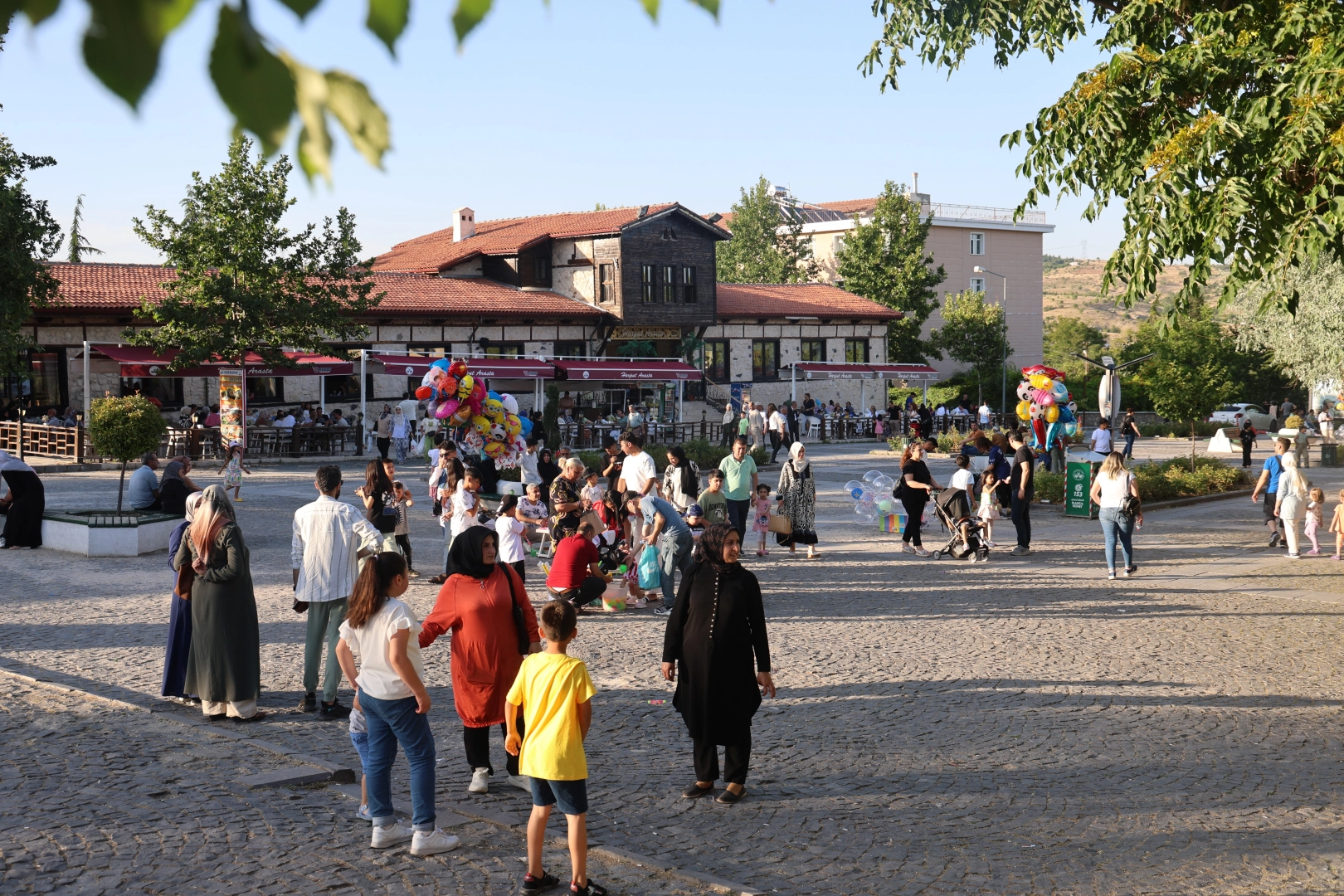 5 bin yıllık tarihin izleri: Yaz sezonunda turist akınına uğruyor