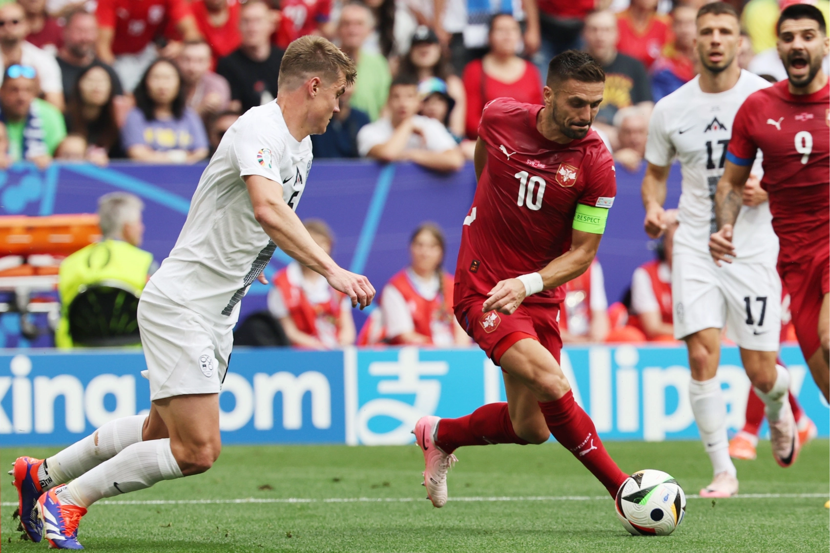 Sırbistan son saniyede beraberliği kurtardı! Slovenya - Sırbistan: 1-1 haberinin görseli