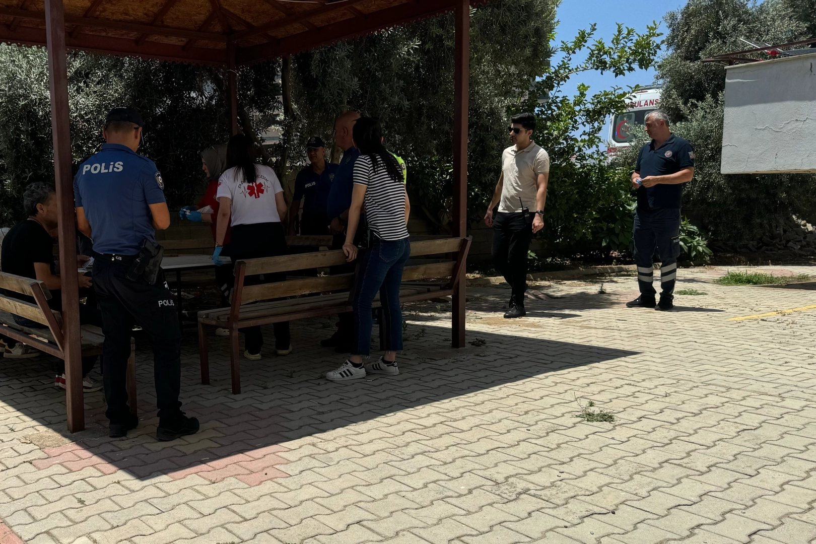 Antalya Gazipaşa'da kavga: 22 yaşındaki genç av tüfeğiyle vuruldu haberinin görseli