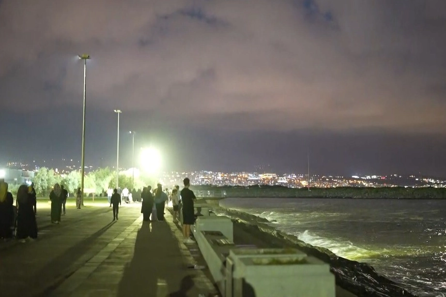 Kayıp ihbarı yapılan kadını ekipler denizde aradı haberinin görseli