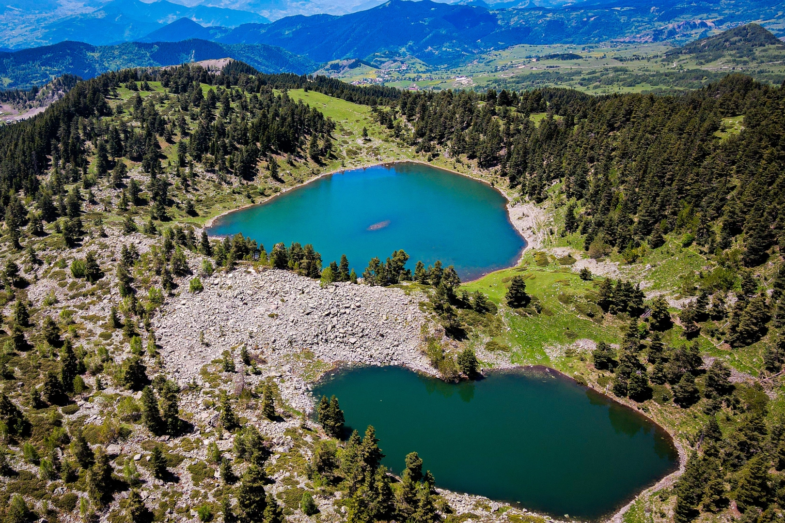 Artvin'in sakin şehri Şavşat, doğa tutkunlarını büyülüyor