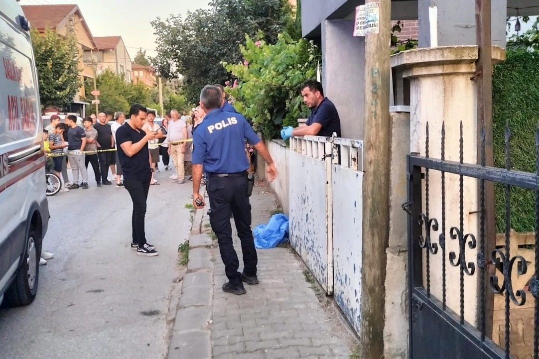 Husumetlisi tarafından kurşun yağmuruna tutuldu, olay yerinde hayatını kaybetti haberinin görseli