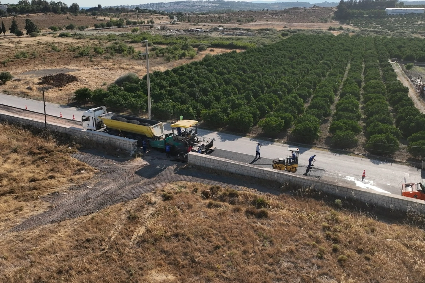 İzmir’de bayramda da yol çalışmaları hız kesmedi haberinin görseli