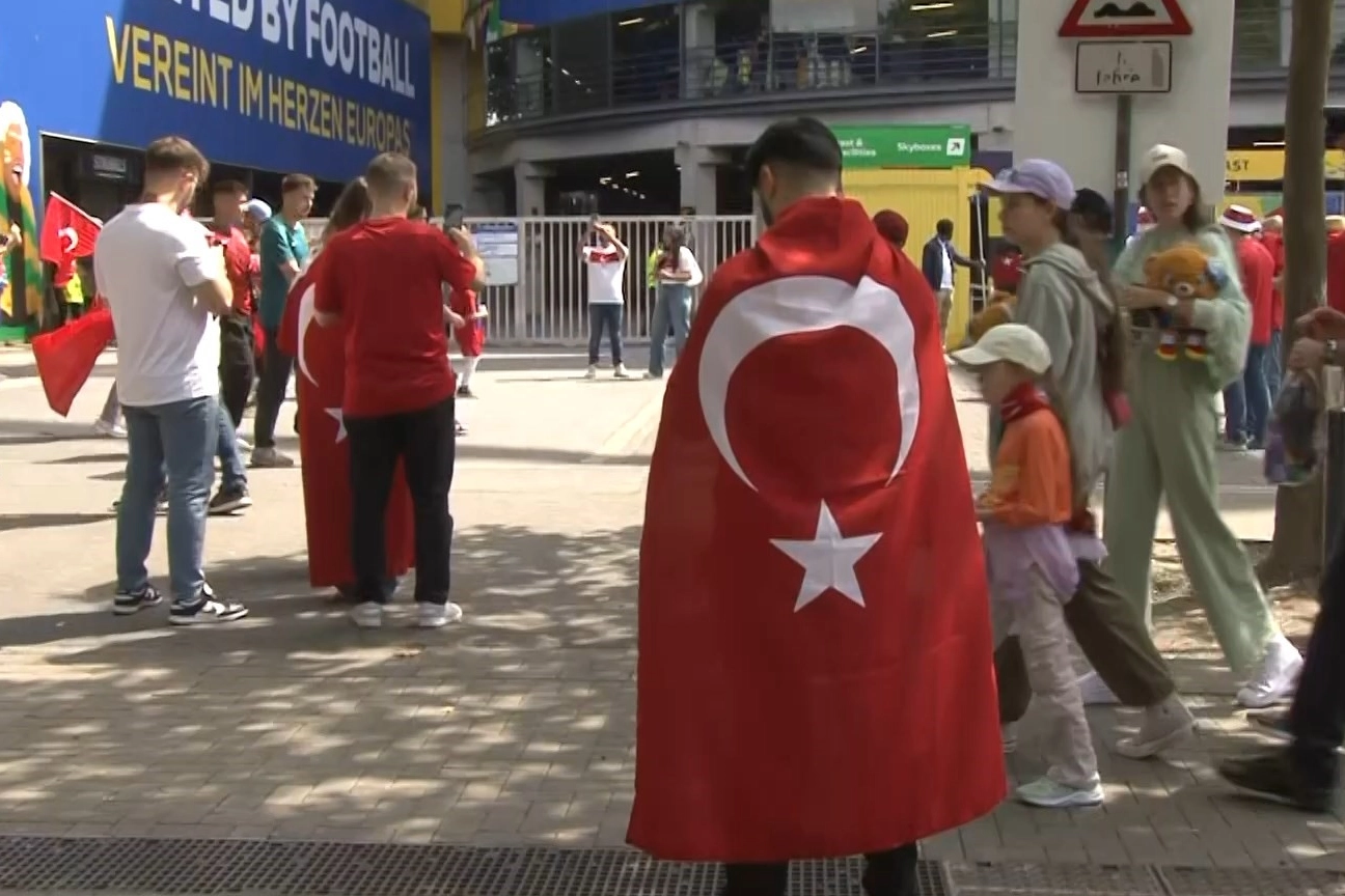 Türk taraftarlardan millilere yoğun destek haberinin görseli