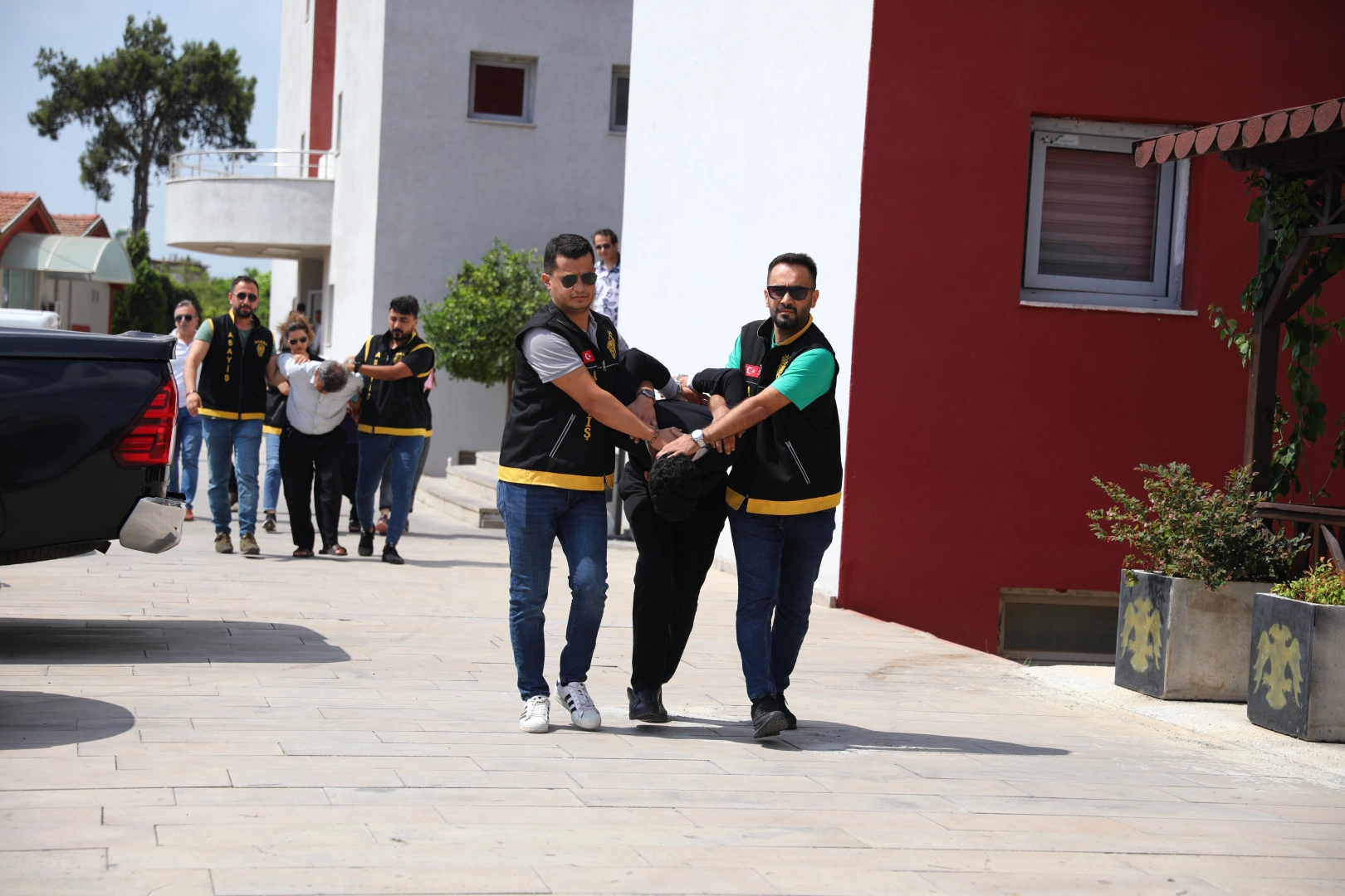 Adana’daki katil zanlısı damat tutuklandı, anne serbest!