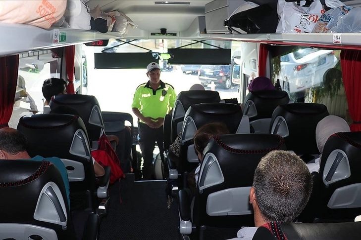 Bayram tatilinde yoğun trafik denetimi: Fahiş fiyatlara ve korsan taşımacılığa geçit yok