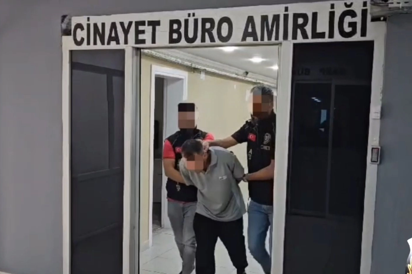 İzmir haber: Konak'ta karısını öldüren zanlı tutuklandı haberinin görseli