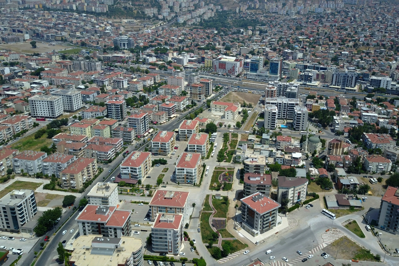 Çiğli'de Temizlik Çalışmaları Artarak Devam Ediyor  haberinin görseli