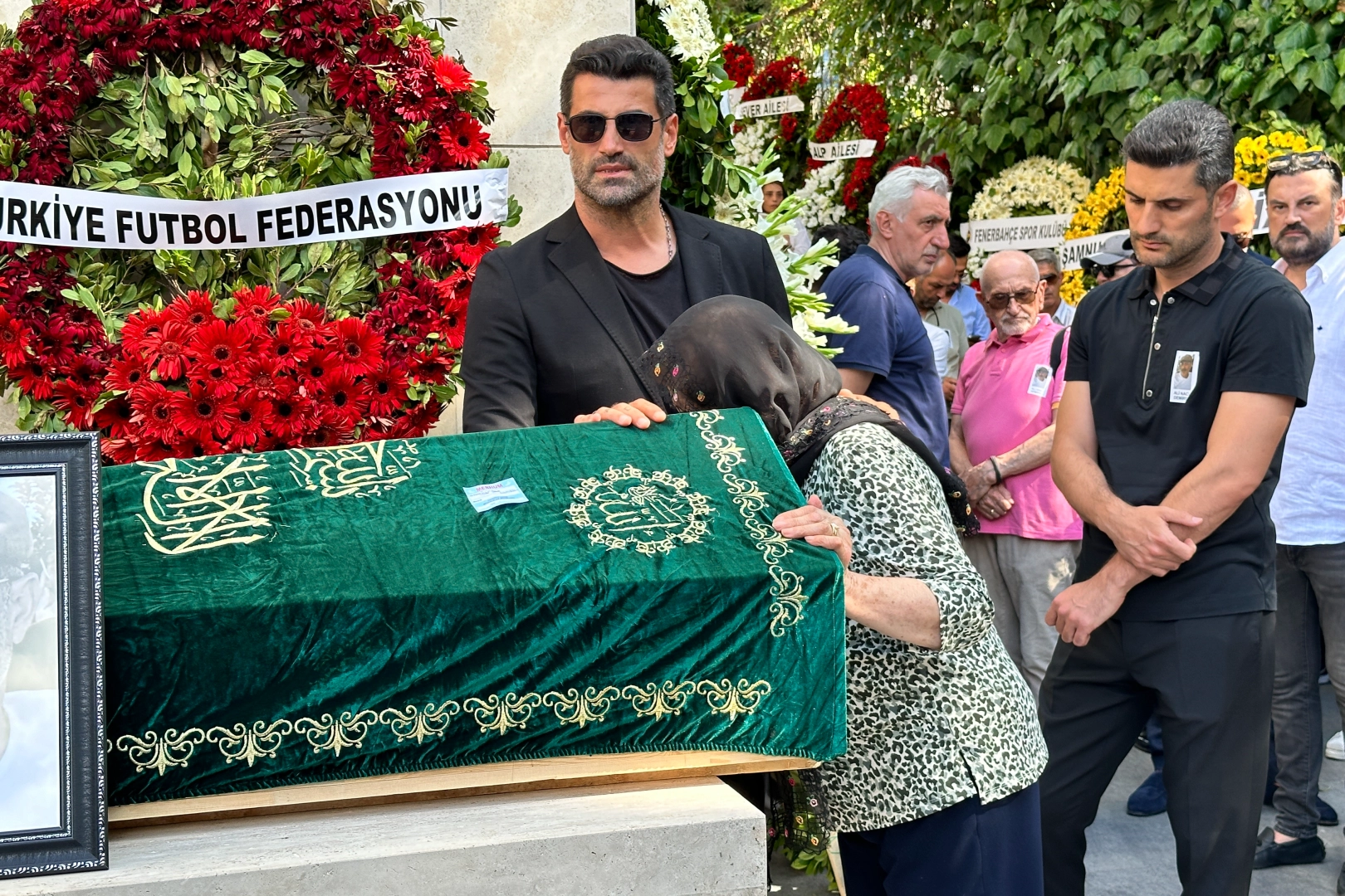 Volkan Demirel'in acı günü: Babası son yolculuğuna uğurlandı