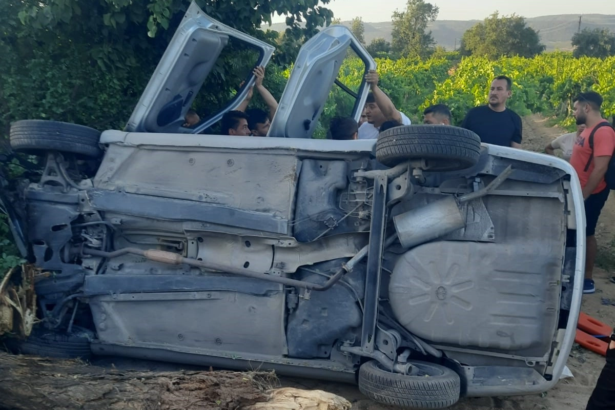 Denizli’de kaza: Kontrolden çıkan otomobil şarampole devrildi haberinin görseli
