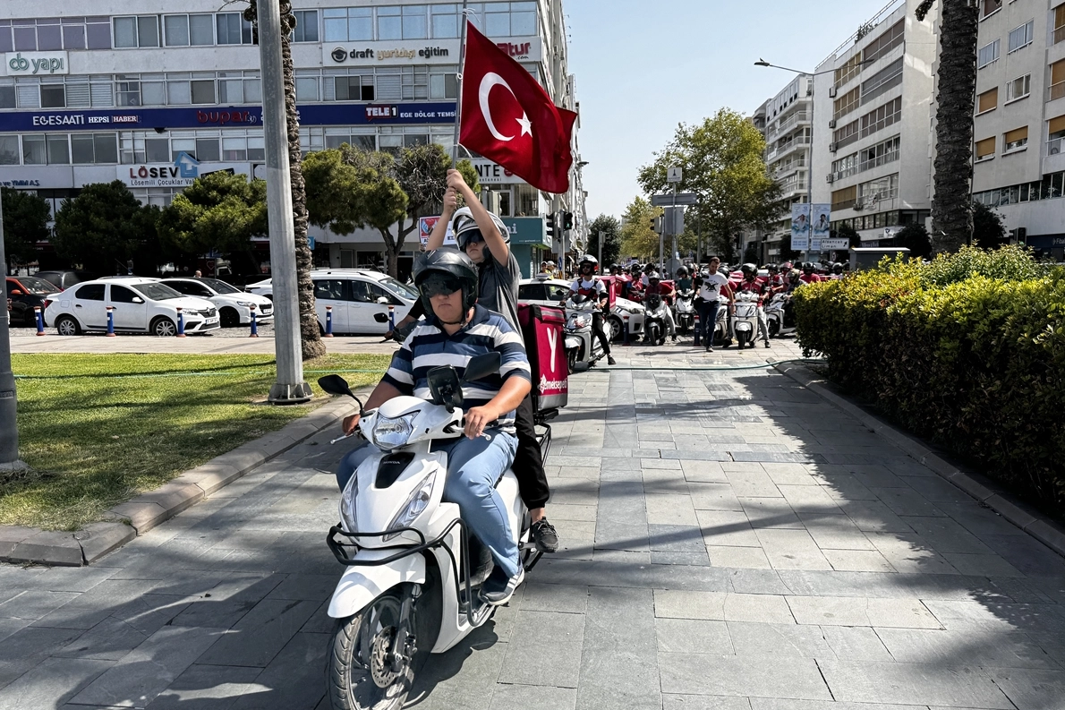 İzmir haber: Motokuryeler öldürülen meslektaşları için konvoy yaptı