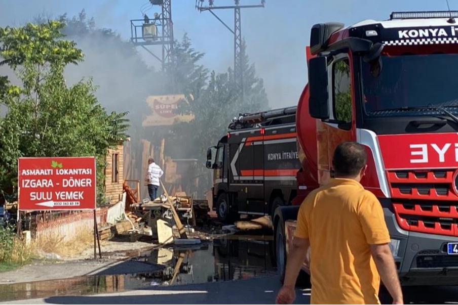 Konya'da sanayi sitesinde yangın