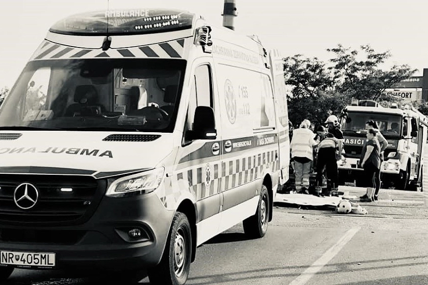 Slovakya’da otobüsle yolcu treni çarpıştı: Çok sayıda ölü var haberinin görseli