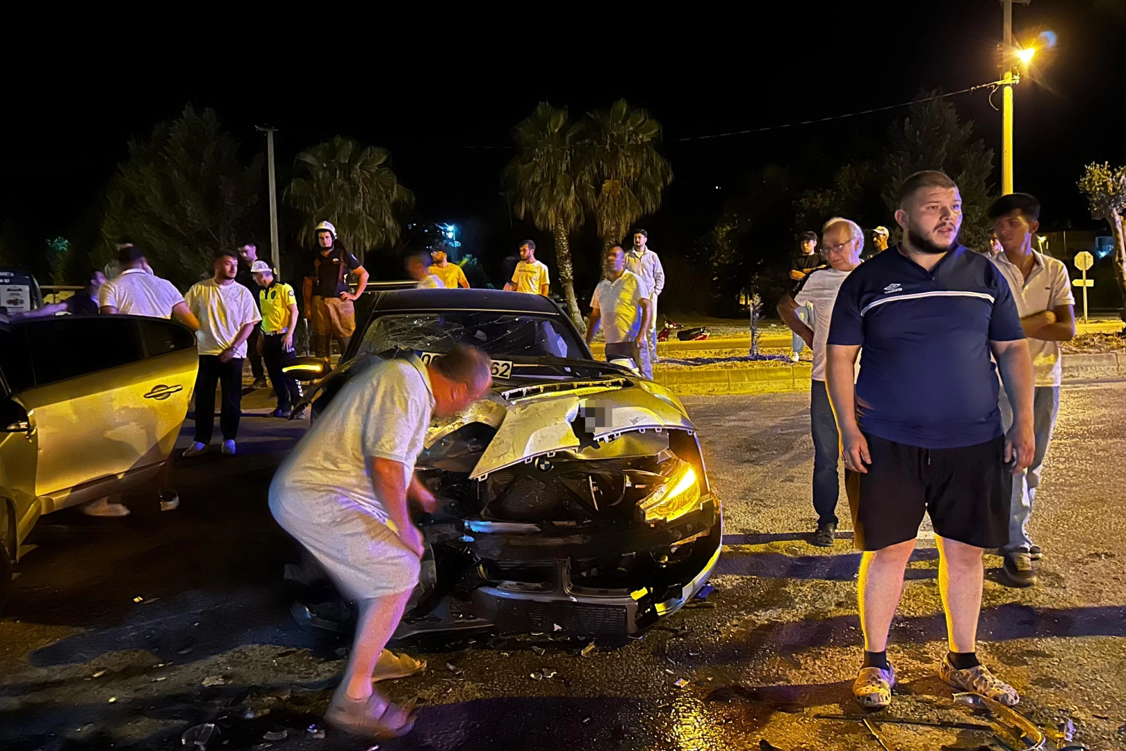 Bursa'da iki otomobil çarpıştı: Yaralılar var haberinin görseli